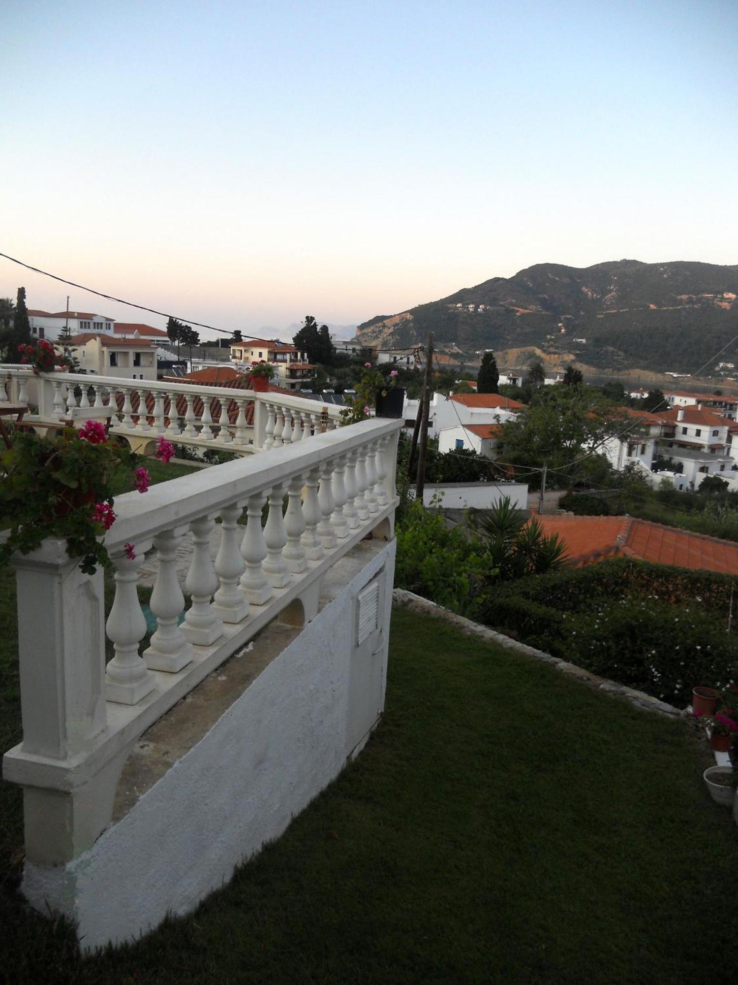 Albatros Hotel Skopelos Town Exterior photo